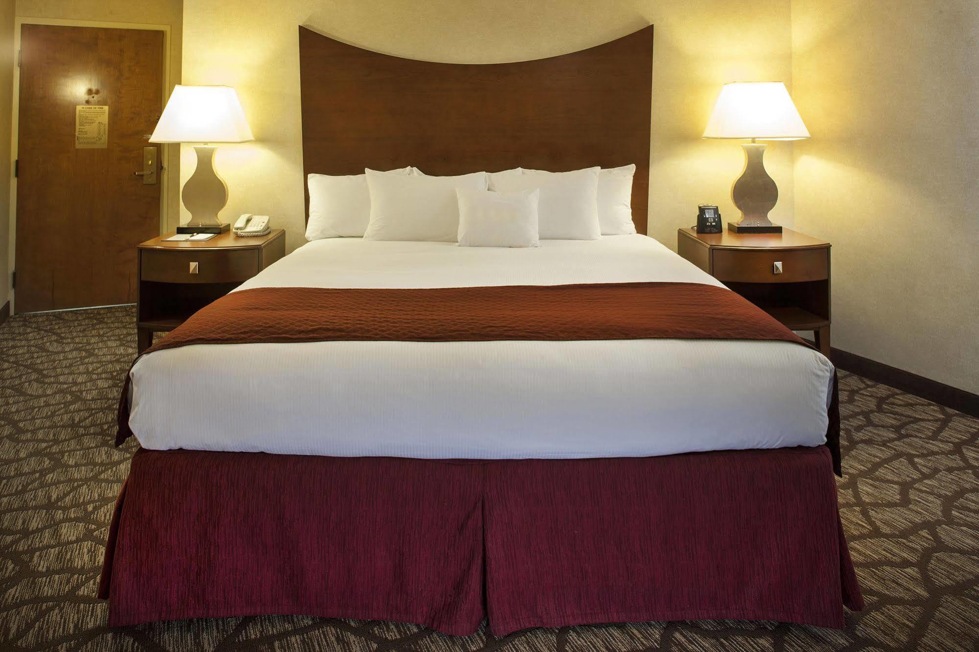 Doubletree By Hilton Johnson City Exteriér fotografie